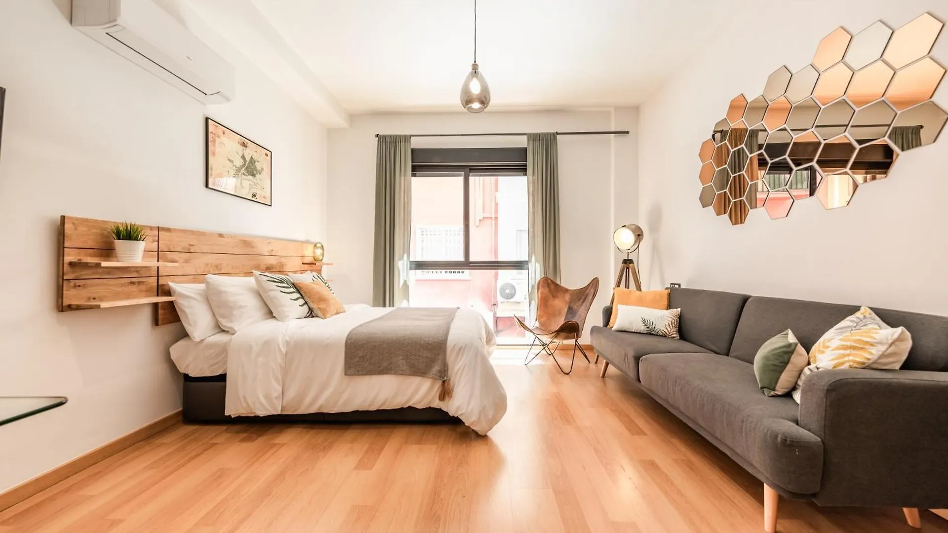 Industrial Studio In The City Center By Rems Málaga Lägenhet